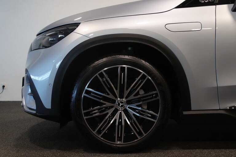 Mercedes EQE300 SUV