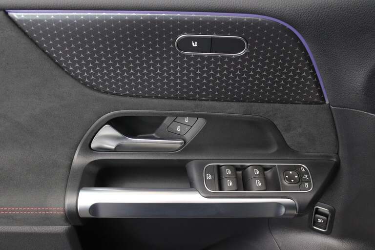 Mercedes EQB300