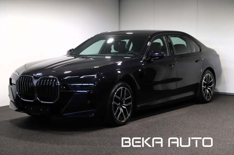 BMW i7