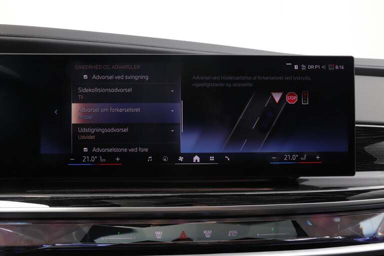 BMW i7