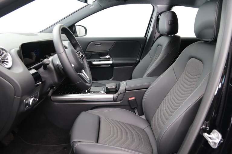 Mercedes EQA250