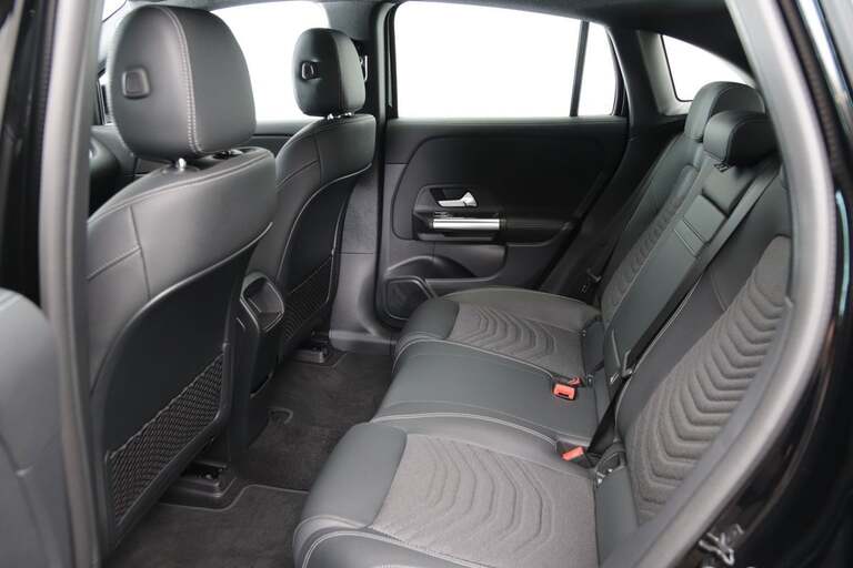 Mercedes EQA250