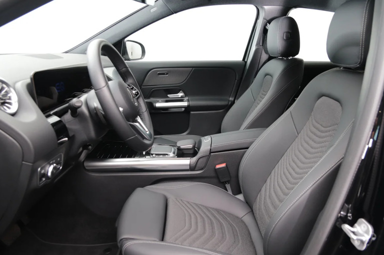 Mercedes EQA250