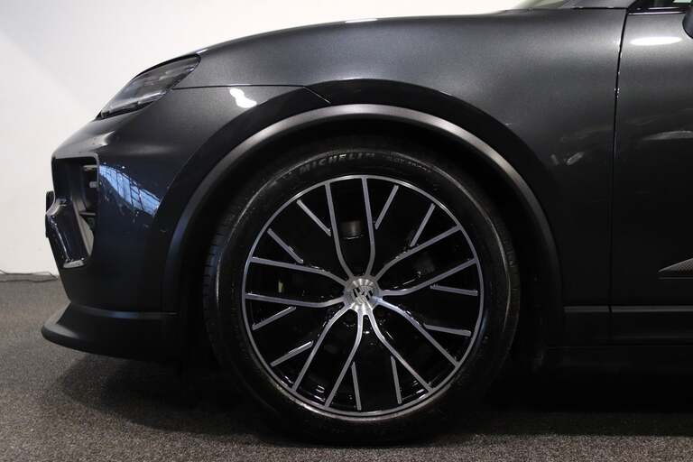 Porsche Macan 4