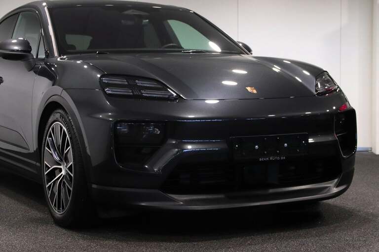 Porsche Macan 4