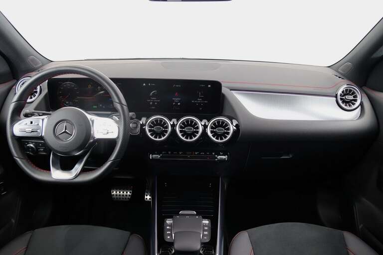 Mercedes EQA250