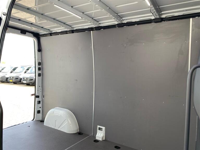 Mercedes-Benz Sprinter 215