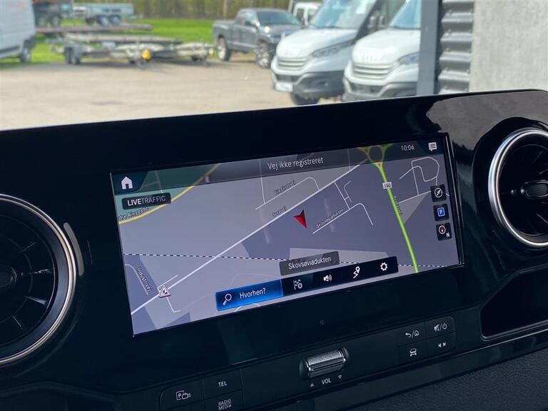 Mercedes-Benz Sprinter 215