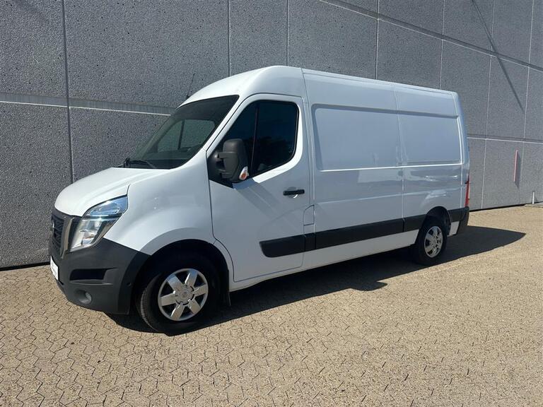 Nissan NV 400