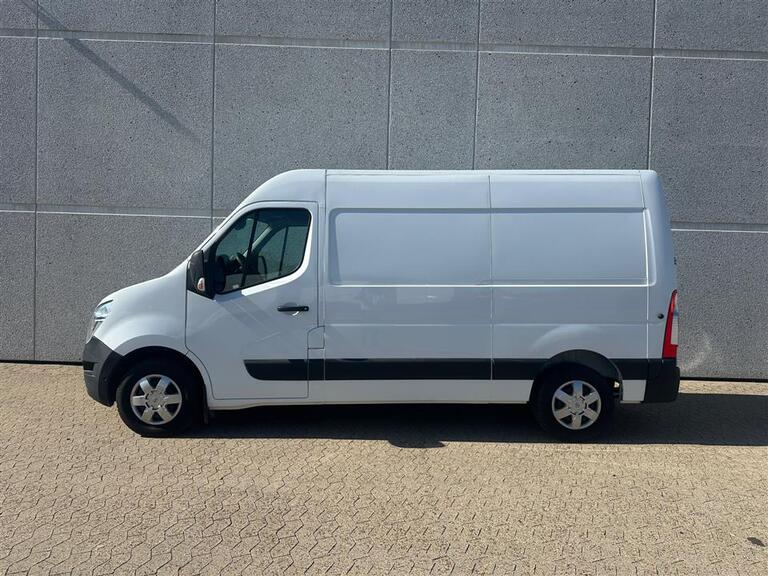 Nissan NV 400