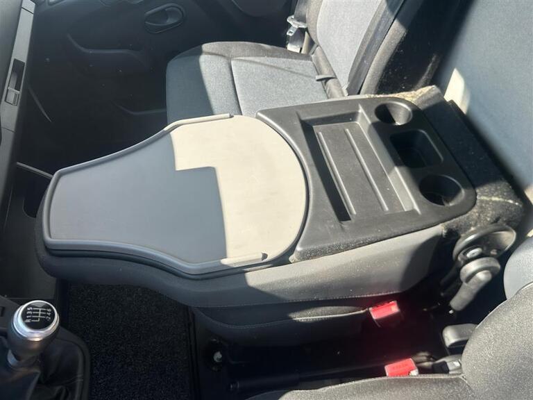 Nissan NV 400