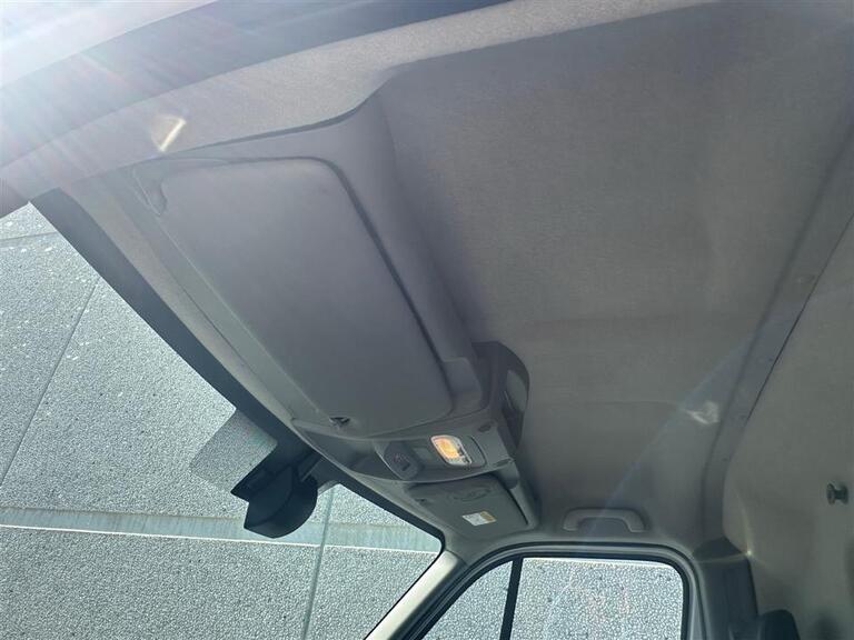Nissan NV 400