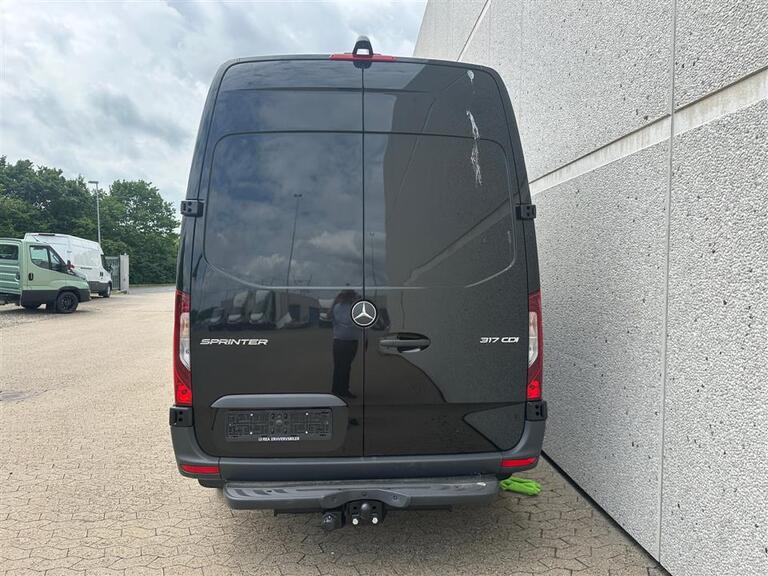 Mercedes-Benz Sprinter 317