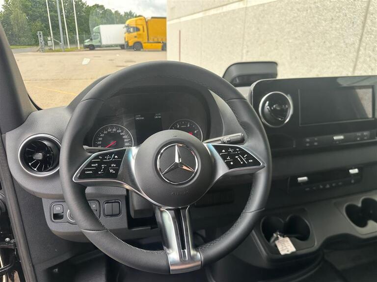 Mercedes-Benz Sprinter 317