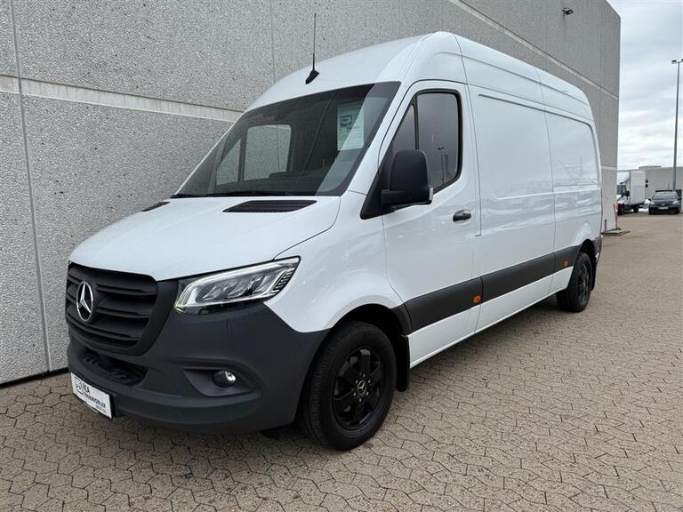 Mercedes-Benz Sprinter 215