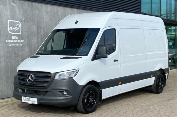 Mercedes-Benz Sprinter 215