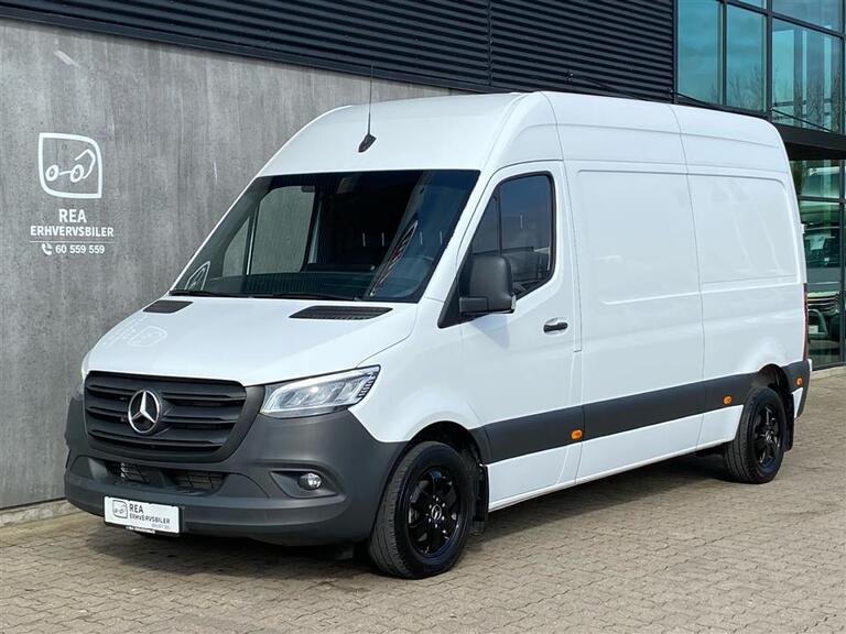 Mercedes-Benz Sprinter 215