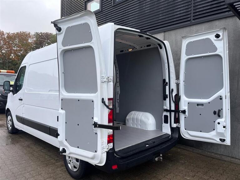Nissan NV 400