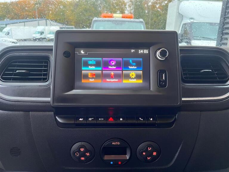 Nissan NV 400