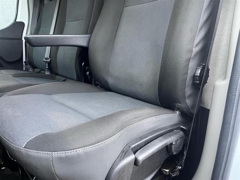 Nissan NV 400