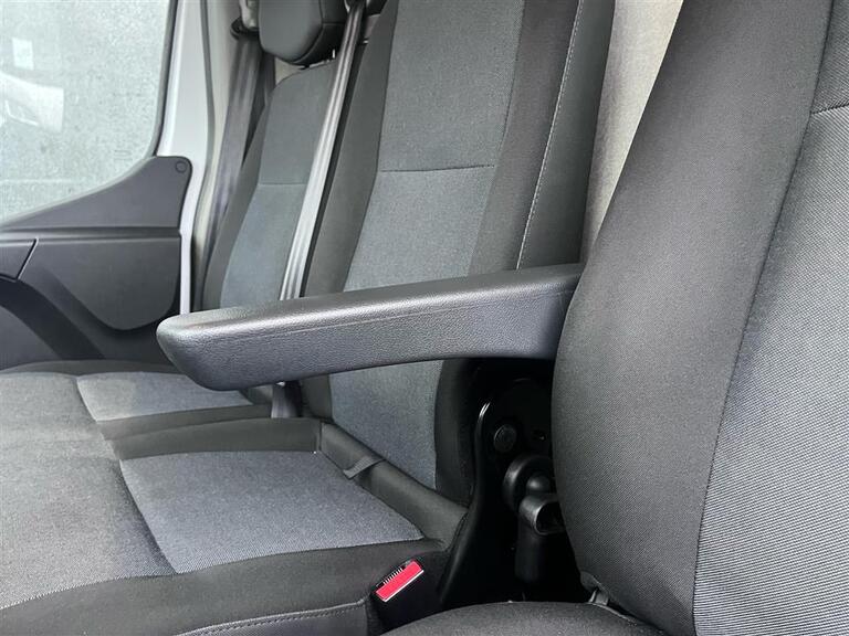 Nissan NV 400