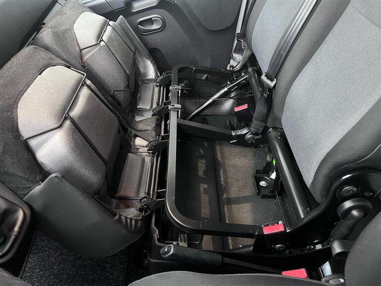 Nissan NV 400