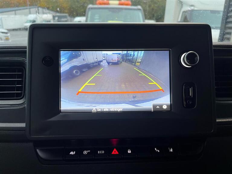 Nissan NV 400