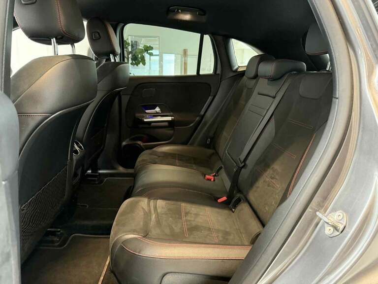 Mercedes EQA250