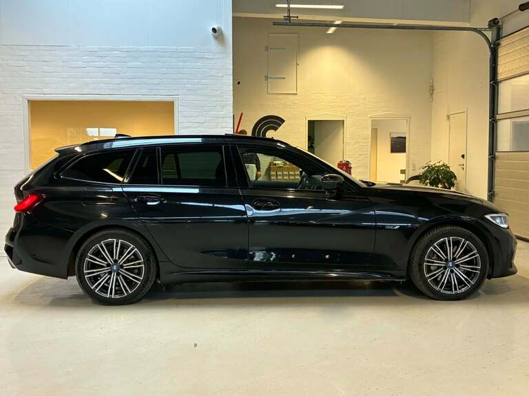 BMW 330e