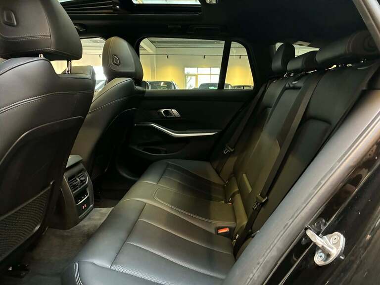 BMW 330e