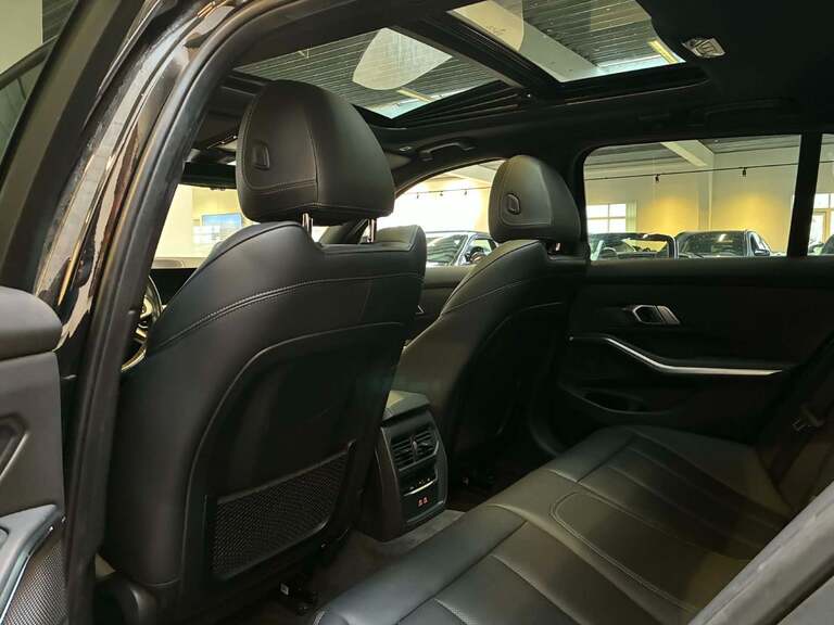 BMW 330e
