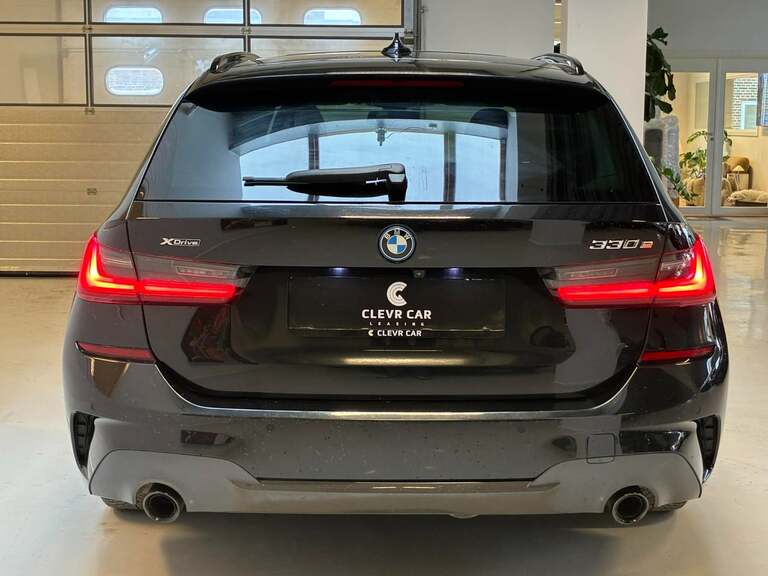 BMW 330e