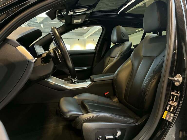 BMW 330e