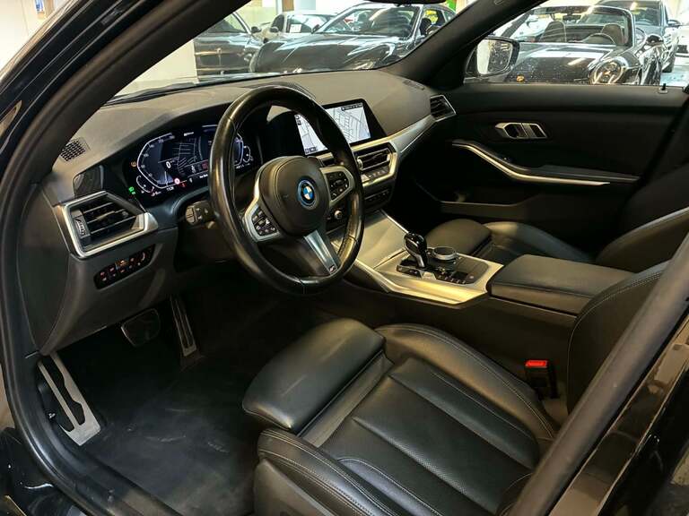 BMW 330e
