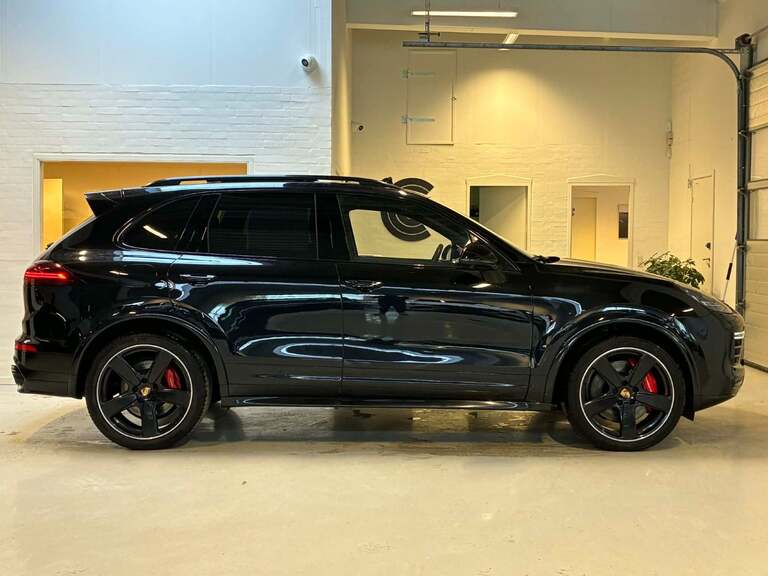 Porsche Cayenne GTS