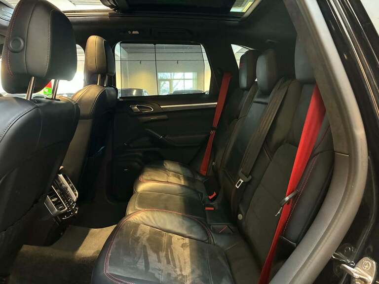 Porsche Cayenne GTS