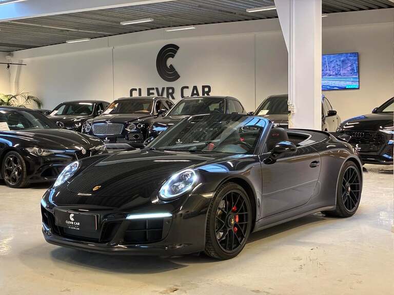 Porsche 911 Carrera 4 GTS