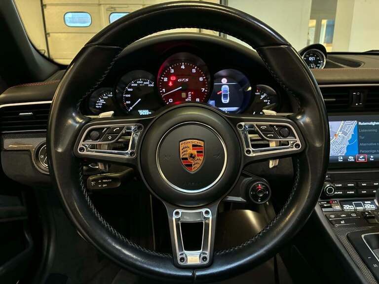 Porsche 911 Carrera 4 GTS
