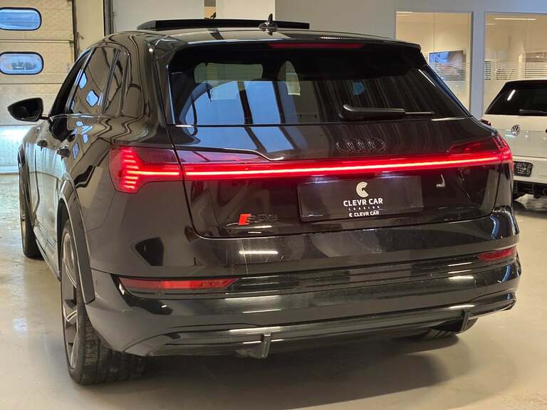 Audi e-tron S