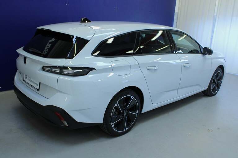 Peugeot e-308