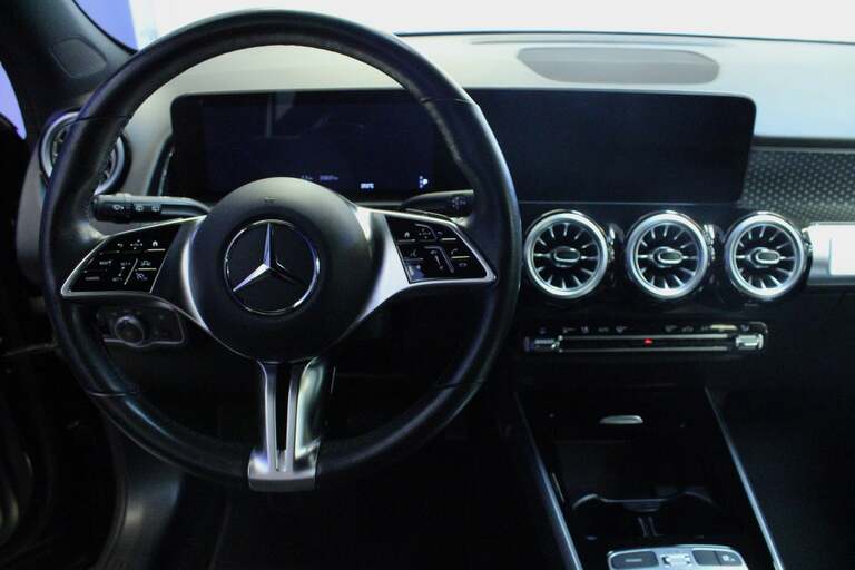 Mercedes EQB300