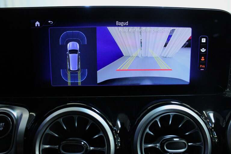 Mercedes EQB300