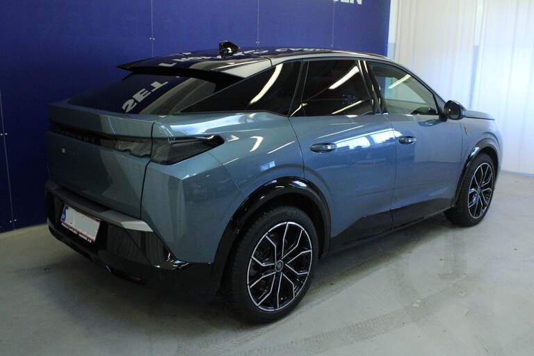 Peugeot e-3008
