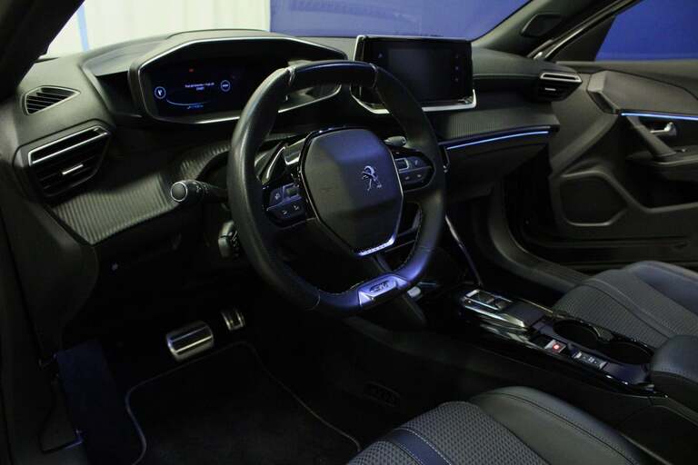 Peugeot e-2008