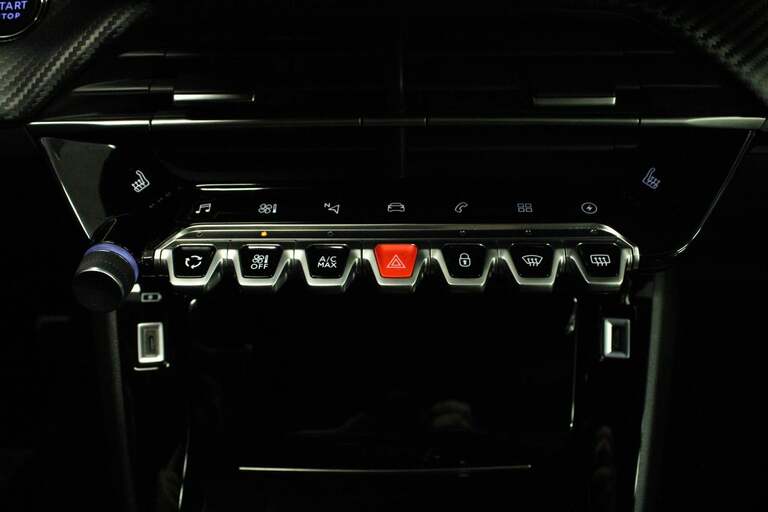 Peugeot e-2008