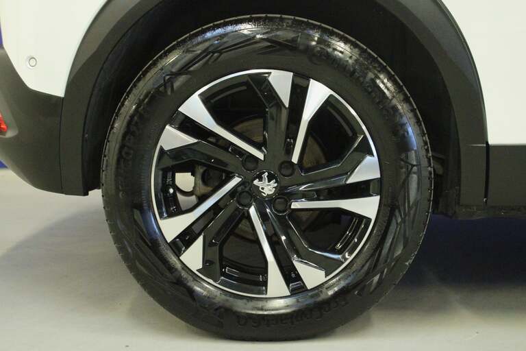Peugeot e-2008