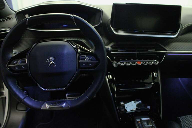 Peugeot e-2008