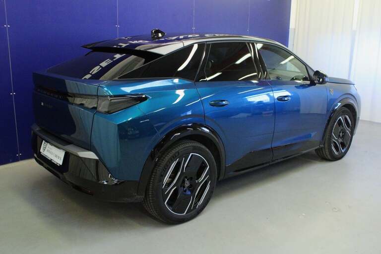 Peugeot e-3008
