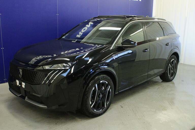 Peugeot e-5008