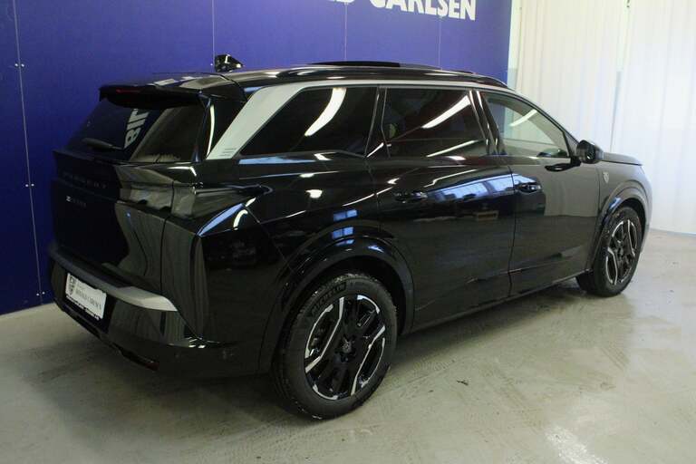 Peugeot e-5008